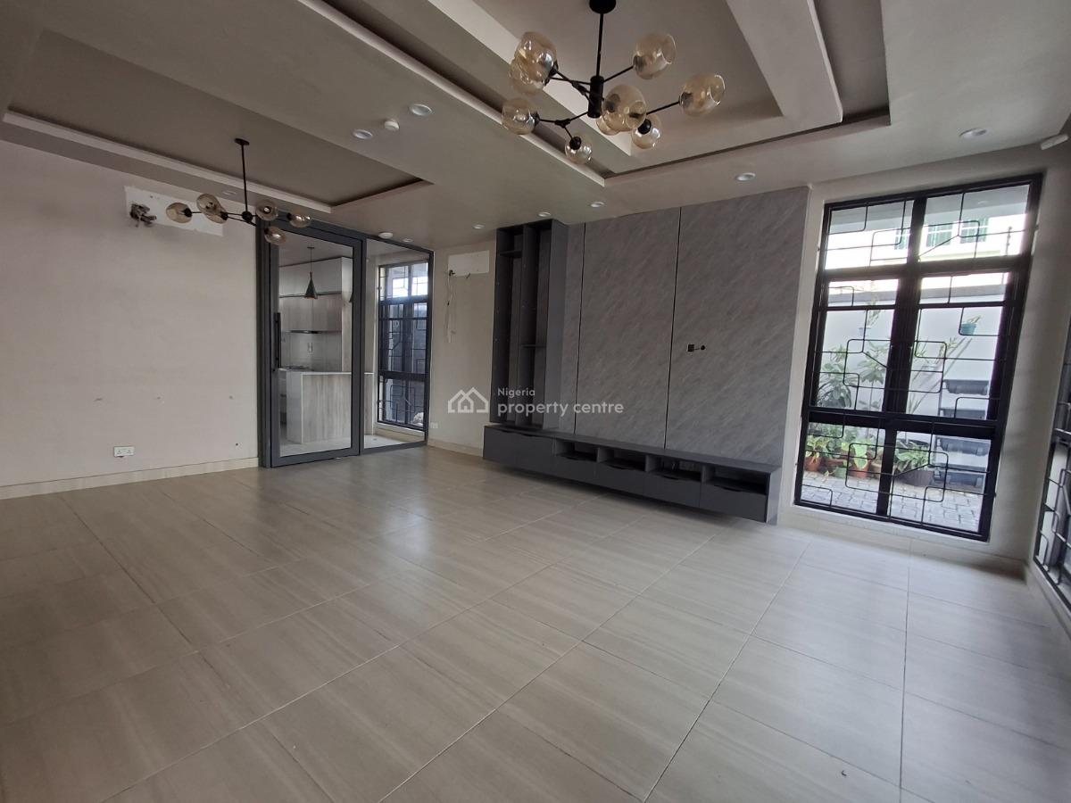 4 Bedroom Terrace with Bq, Lekki Phase 1, Lekki, Lagos, House for Rent