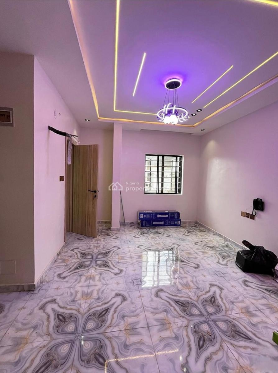 Studio Apartment, Surulere, Surulere, Lagos, Block of Flats for Sale