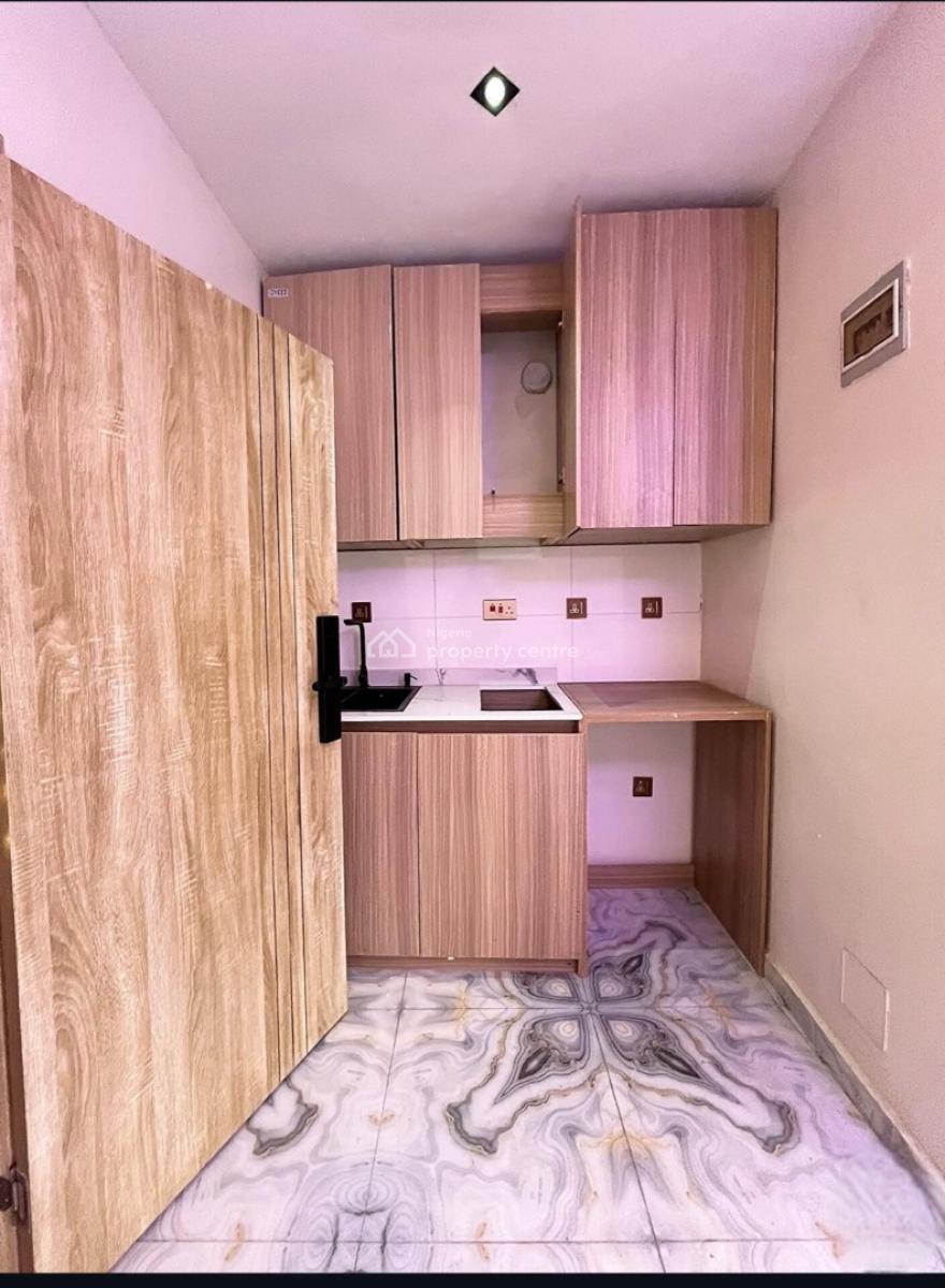 Studio Apartment, Surulere, Surulere, Lagos, Block of Flats for Sale