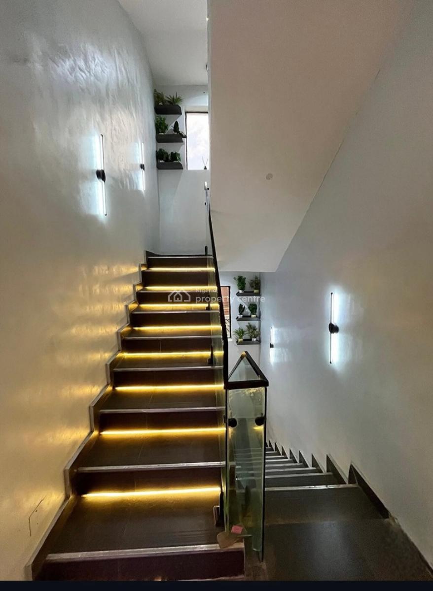 Studio Apartment, Surulere, Surulere, Lagos, Block of Flats for Sale
