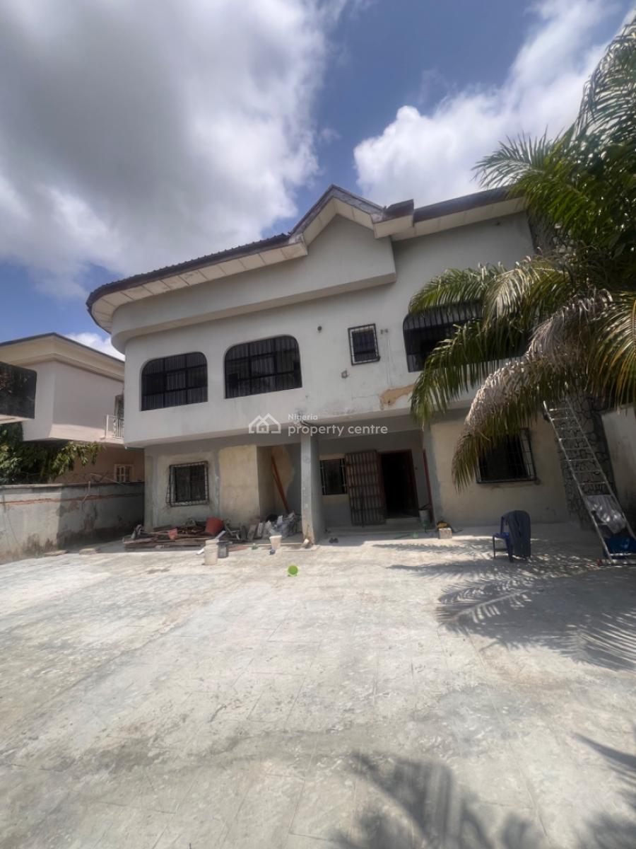 Bedroom Flat in a Very Spacious and Airy Compound., Lekki Phase 1, Lekki, Lagos, Flat / Apartment for Rent