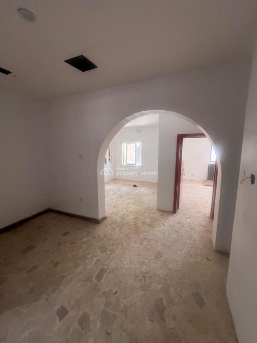 Bedroom Flat in a Very Spacious and Airy Compound., Lekki Phase 1, Lekki, Lagos, Flat / Apartment for Rent