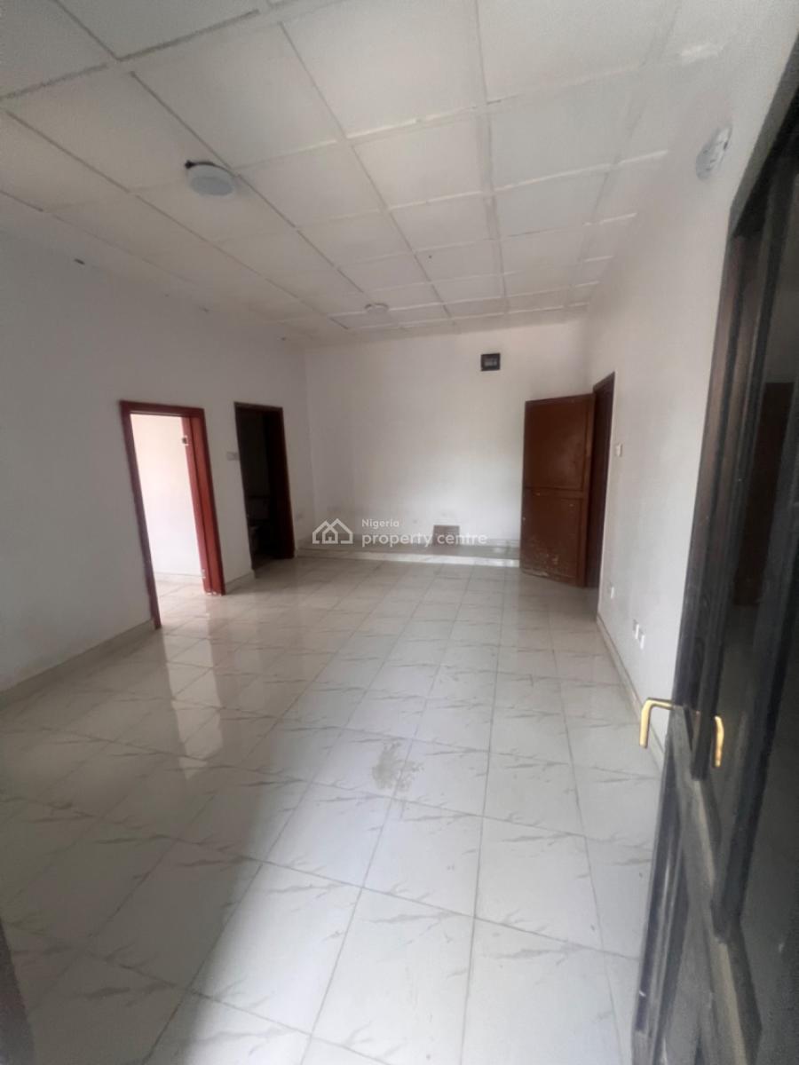 Bedroom Flat in a Very Spacious and Airy Compound., Lekki Phase 1, Lekki, Lagos, Flat / Apartment for Rent