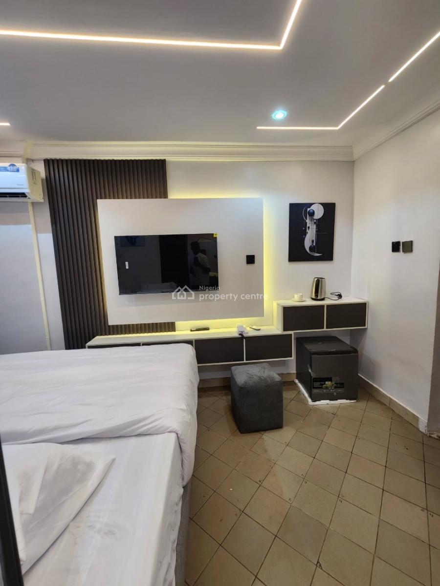 Mrfargi Residence Studio2 Apartment, Moses Street, Gra Phase 2, Magodo, Lagos, Flat / Apartment Short Let