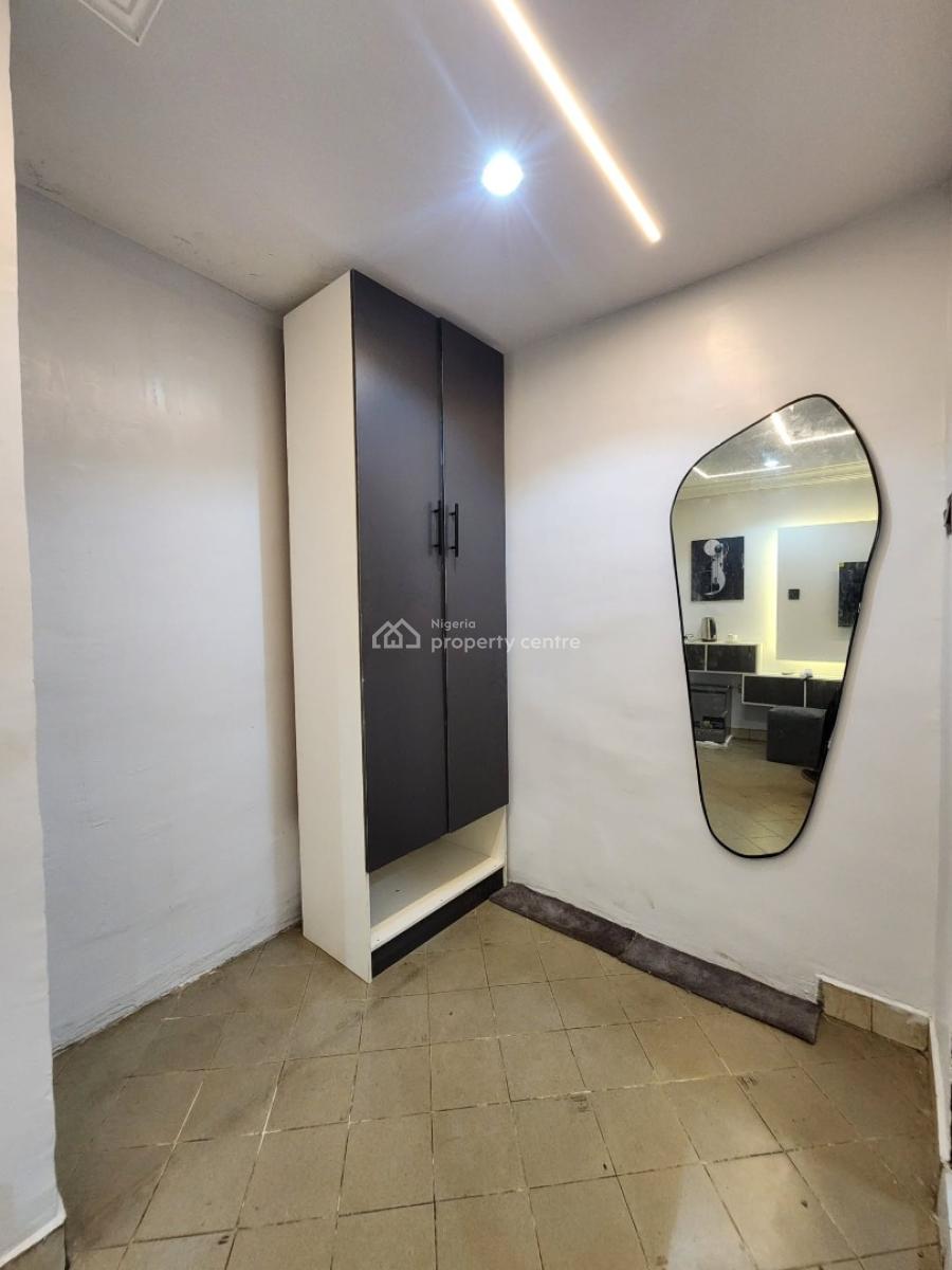 Mrfargi Residence Studio2 Apartment, Moses Street, Gra Phase 2, Magodo, Lagos, Flat / Apartment Short Let