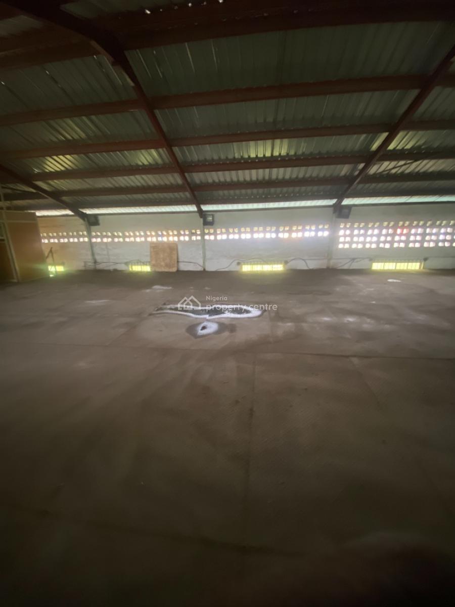 Ware House Facility, Plot 27 Oshodi Apapa Express Way Cele Bus Stop Lagos, Cele, Isolo, Lagos, Warehouse for Rent