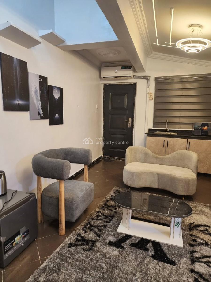 Mrfargi Residence Studio1 Apartment, Moses Street, Gra Phase 2, Magodo, Lagos, Flat / Apartment Short Let