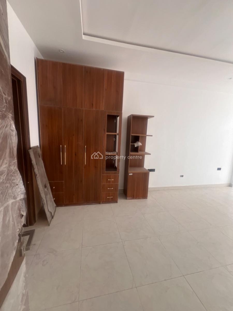 Newly Built and Spacious 2 Bedroom Apartment with Swimming Pool and Gy, Lekki Phase 1, Lekki, Lagos, Flat / Apartment for Sale