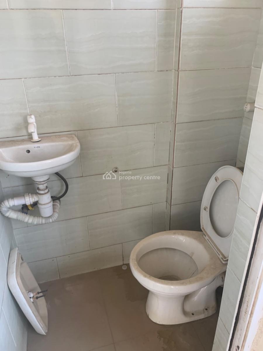 168sqm Shop Space on The 4th Floor with Elevator, Mabushi, Abuja, Mabushi, Abuja, Shop for Rent