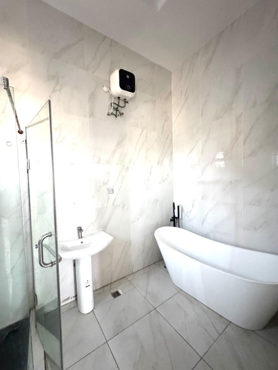 𝐌𝐀𝐈𝐍𝐓𝐀𝐈𝐍𝐄𝐃 5 𝐁𝐄𝐃𝐑𝐎𝐎𝐌 𝐃𝐄𝐓𝐀𝐂𝐇𝐄𝐃 𝐃𝐔𝐏𝐋𝐄𝐗, Osapa, Lekki, Osapa, Lekki, Lagos, Detached Duplex for Rent