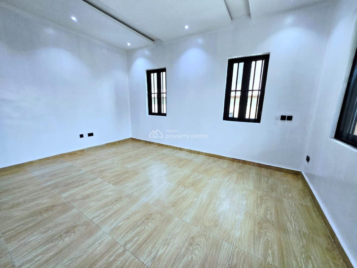 Well Maintained 3 Bedroom Apartment, Lekki Phase 1, Lekki, Lagos, Flat / Apartment for Rent
