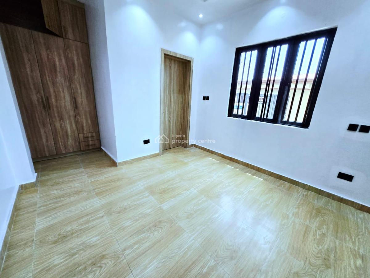 Well Maintained 3 Bedroom Apartment, Lekki Phase 1, Lekki, Lagos, Flat / Apartment for Rent