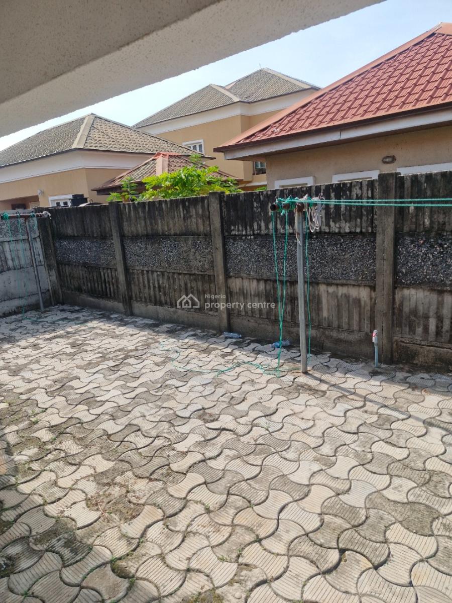 One Bed Bq.  Working Class Female Needed Only, Lekki Phase 1, Nicon Town, Lekki, Lagos, Mini Flat (room and Parlour) for Rent