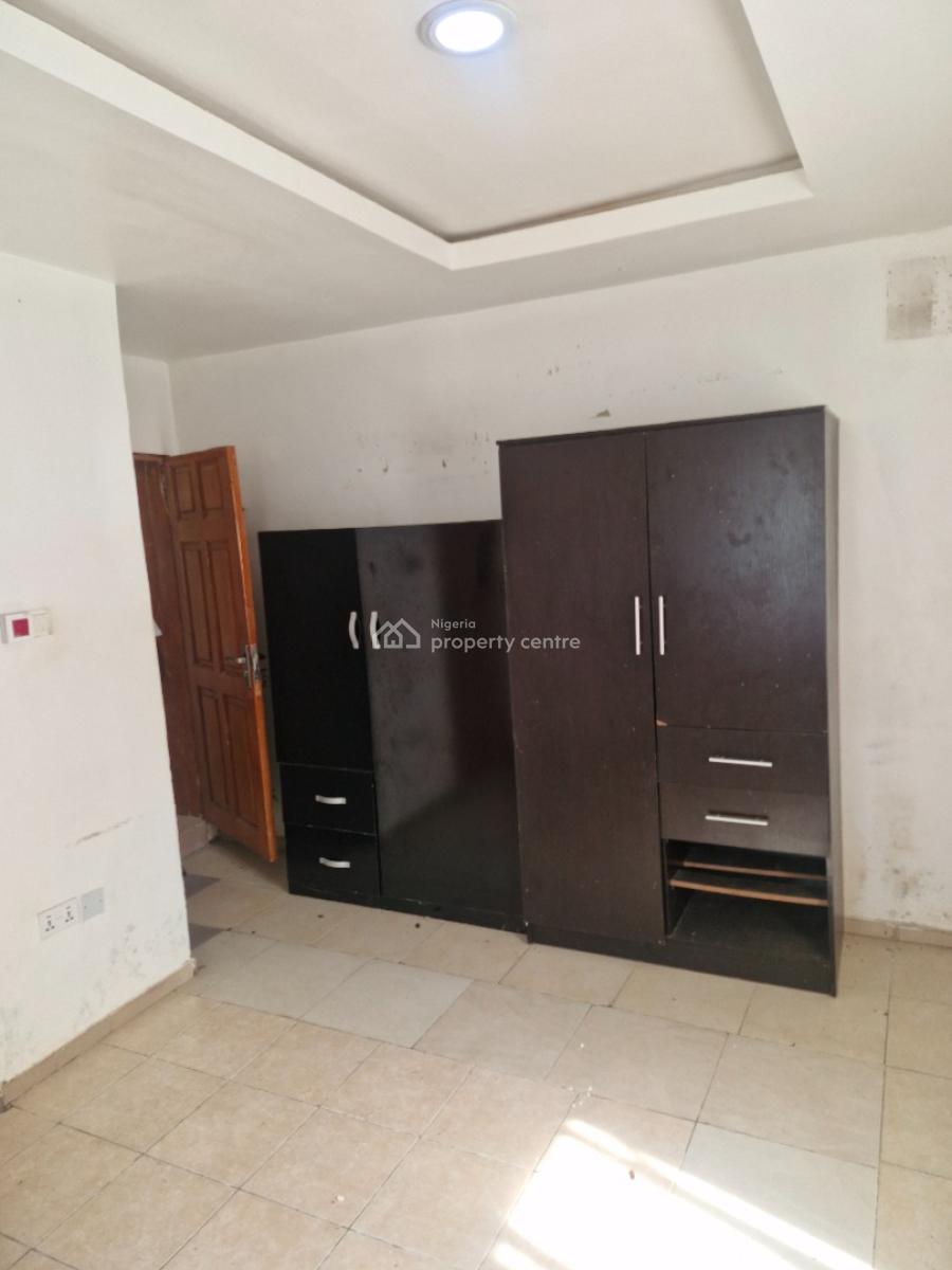 One Bed Bq.  Working Class Female Needed Only, Lekki Phase 1, Nicon Town, Lekki, Lagos, Mini Flat (room and Parlour) for Rent