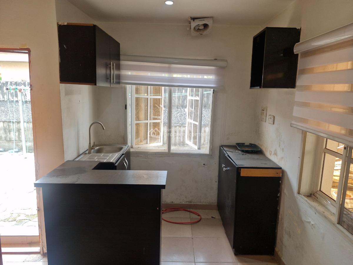 One Bed Bq.  Working Class Female Needed Only, Lekki Phase 1, Nicon Town, Lekki, Lagos, Mini Flat (room and Parlour) for Rent