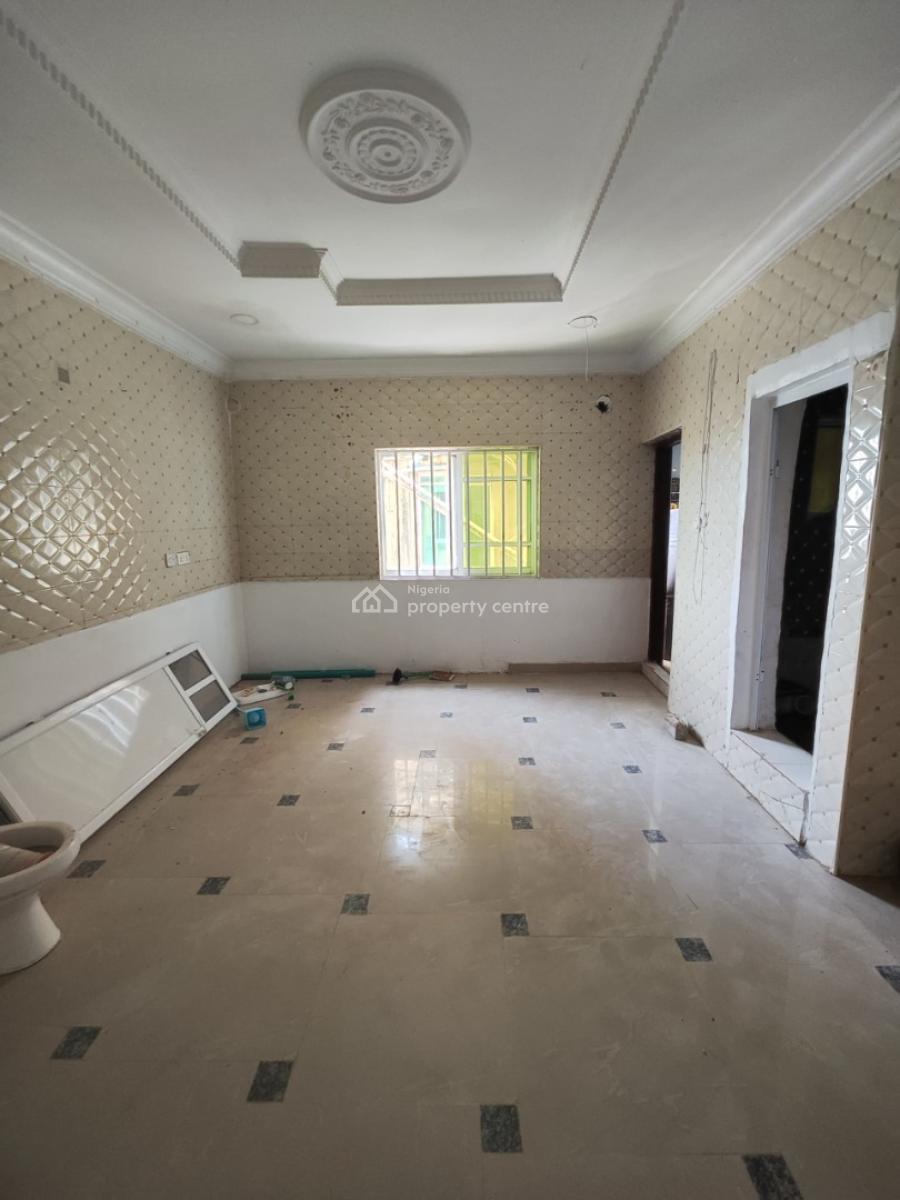 Spacious Selfcon on 3rd Floor in a Serene Area with Road Proximity, New Road, Lekki, Lagos, Self Contain (single Rooms) for Rent