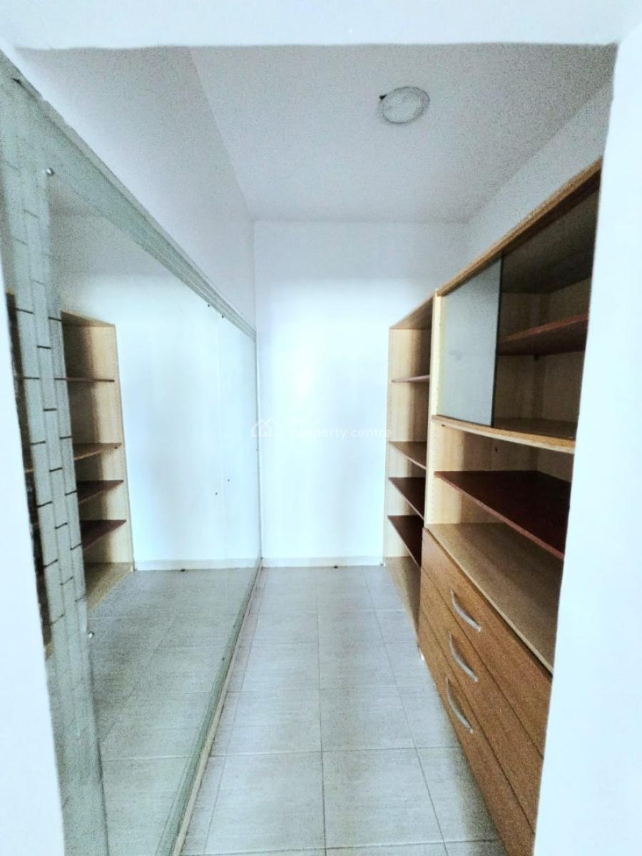 Well-finished 4-bedroom Semi-detached Duplex, Lekki Phase 1, Lekki, Lagos, Terraced Duplex for Sale