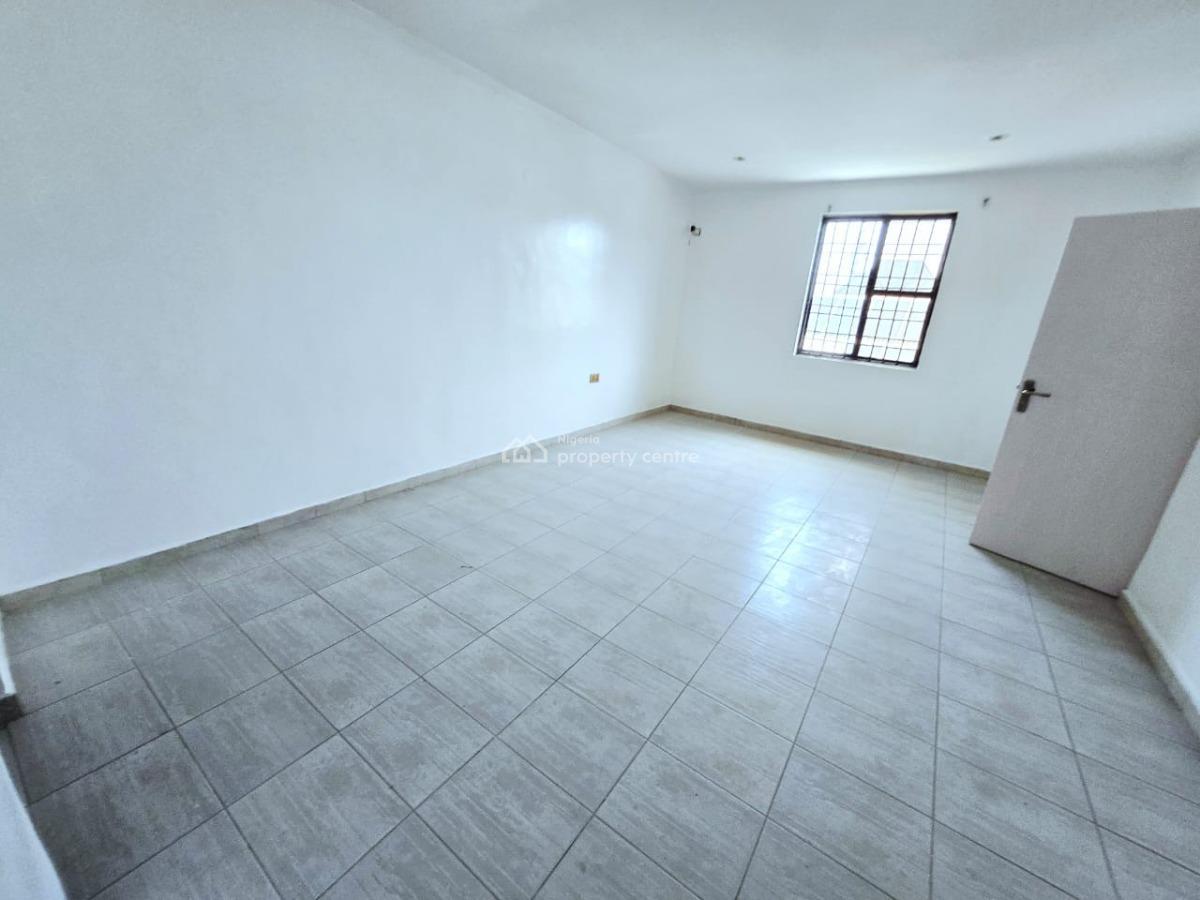 Well-finished 4-bedroom Semi-detached Duplex, Lekki Phase 1, Lekki, Lagos, Terraced Duplex for Sale