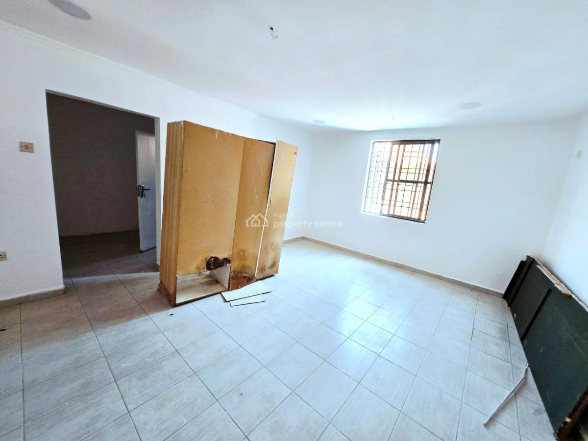 Well-finished 4-bedroom Semi-detached Duplex, Lekki Phase 1, Lekki, Lagos, Terraced Duplex for Sale