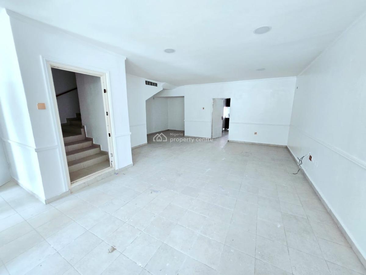 Well-finished 4-bedroom Semi-detached Duplex, Lekki Phase 1, Lekki, Lagos, Terraced Duplex for Sale