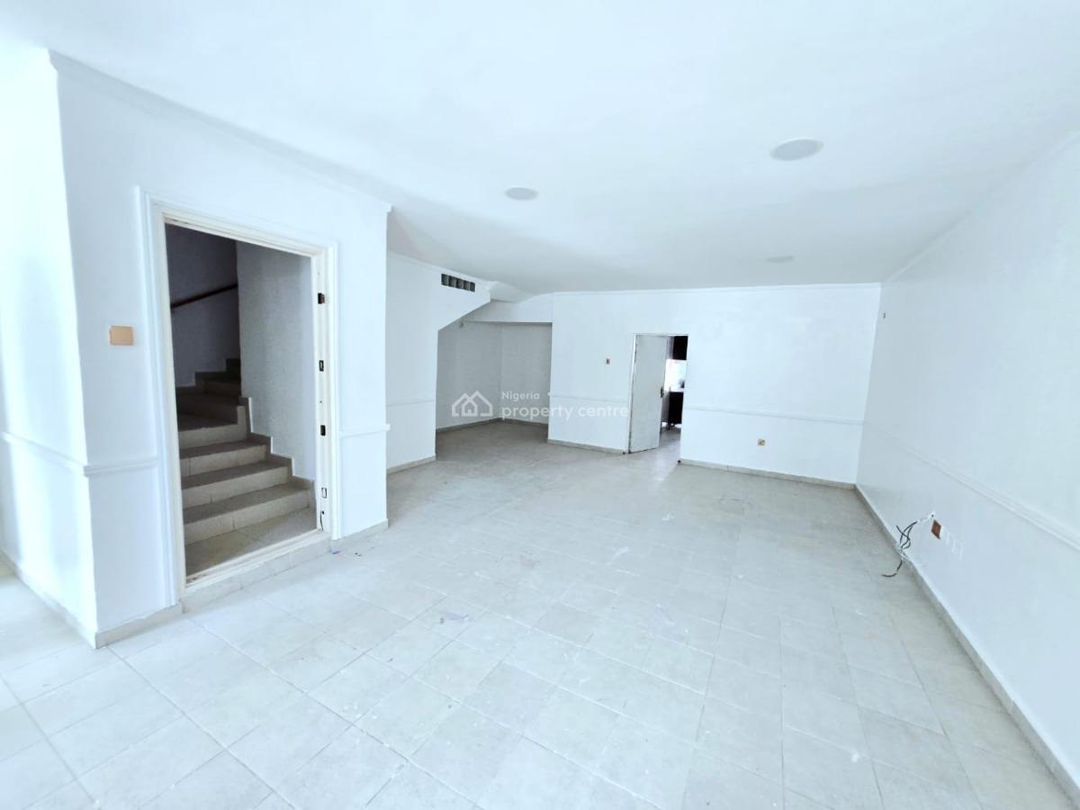Well-finished 4-bedroom Semi-detached Duplex, Lekki Phase 1, Lekki, Lagos, Terraced Duplex for Sale