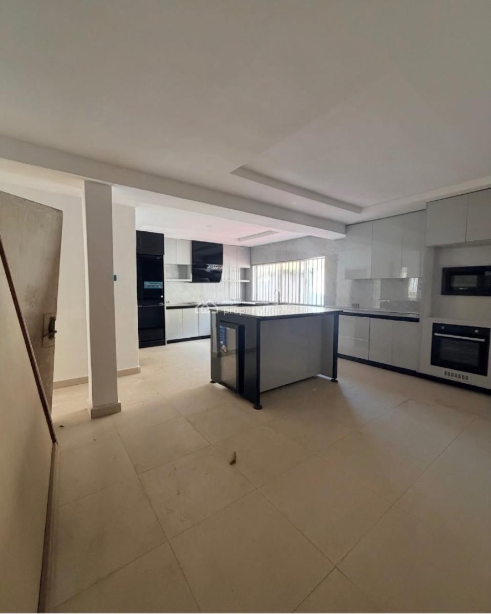 Distinct and Pleasing 5 Bedroom Fully Detached Duplex with a Bq, Maryland, Lagos, Detached Duplex for Sale