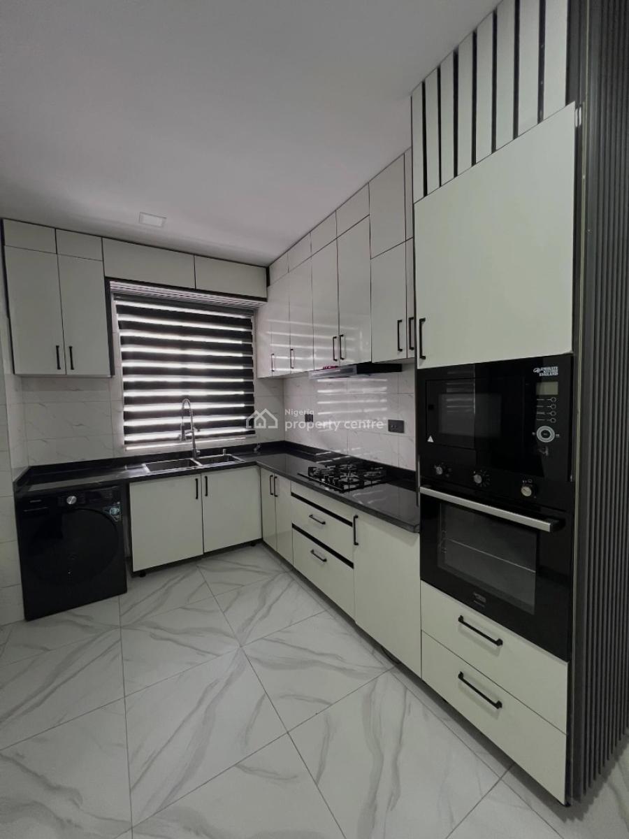 Semi-furnished 2 Bedroom Apartment (4th Floor), Lekki Phase 1, Lekki, Lagos, Flat / Apartment for Rent