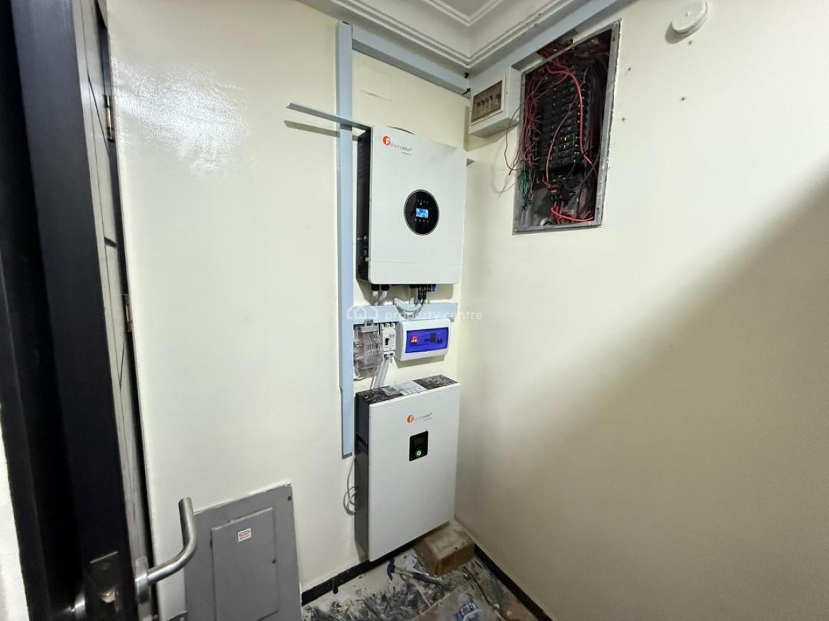 Self-serviced 3 Bedroom En-suite Flat. It Comes with an Enclosed Fitte, Lekki Phase 1, Lekki, Lagos, Flat / Apartment for Rent