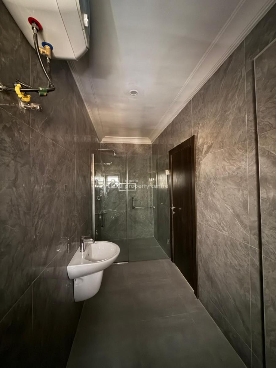 Newly Built Units of 2 Bedrooms Modern Apartments with Fantastic Ground, Boripe Street, Bashorun, Ibadan, Oyo, House for Sale