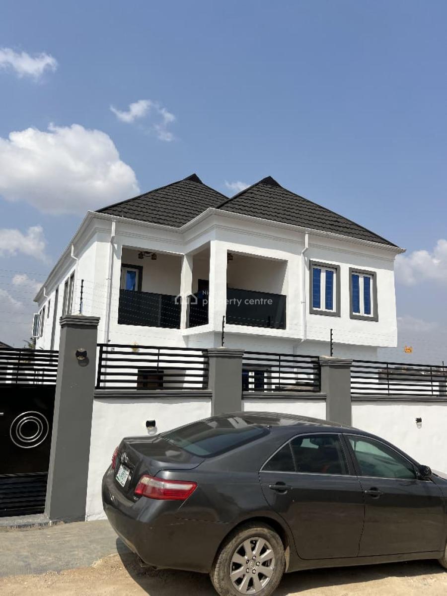 5bedrooms Duplex Duplex with a Room Bq*, Ile Titun Jericho Extension*  *about 1mins Drive to The Main Road*, Ibadan, Oyo, House for Sale