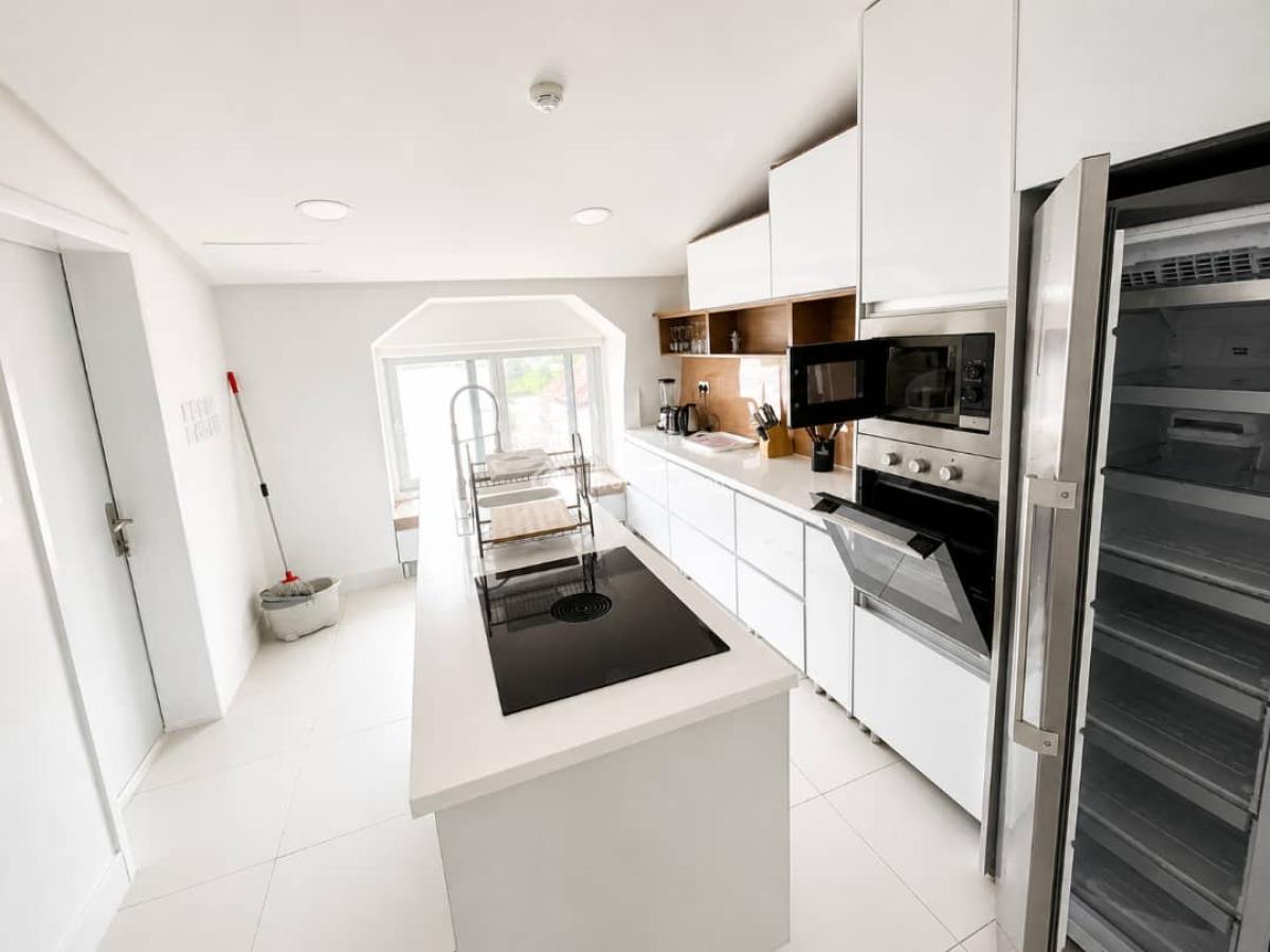 Private Secured Luxury 3 Bedrooms Furnished in an Estate with Pool & Gym, Banana Island, Ikoyi, Lagos, Flat / Apartment for Rent