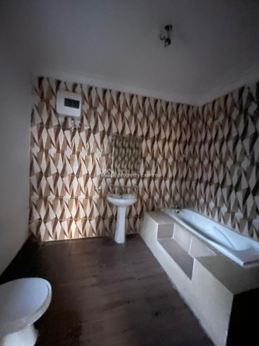 Spacious 3 Bedrooms Apartment for Family Residential, Ologolo, Lekki, Lagos, Flat / Apartment for Rent