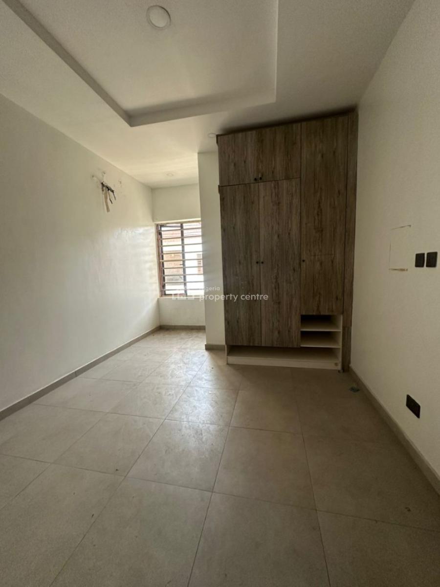 Room, Upstairs in Secured Estate, Orchid Road, Lekki Expressway, Lekki, Lagos, Self Contain (single Rooms) for Rent