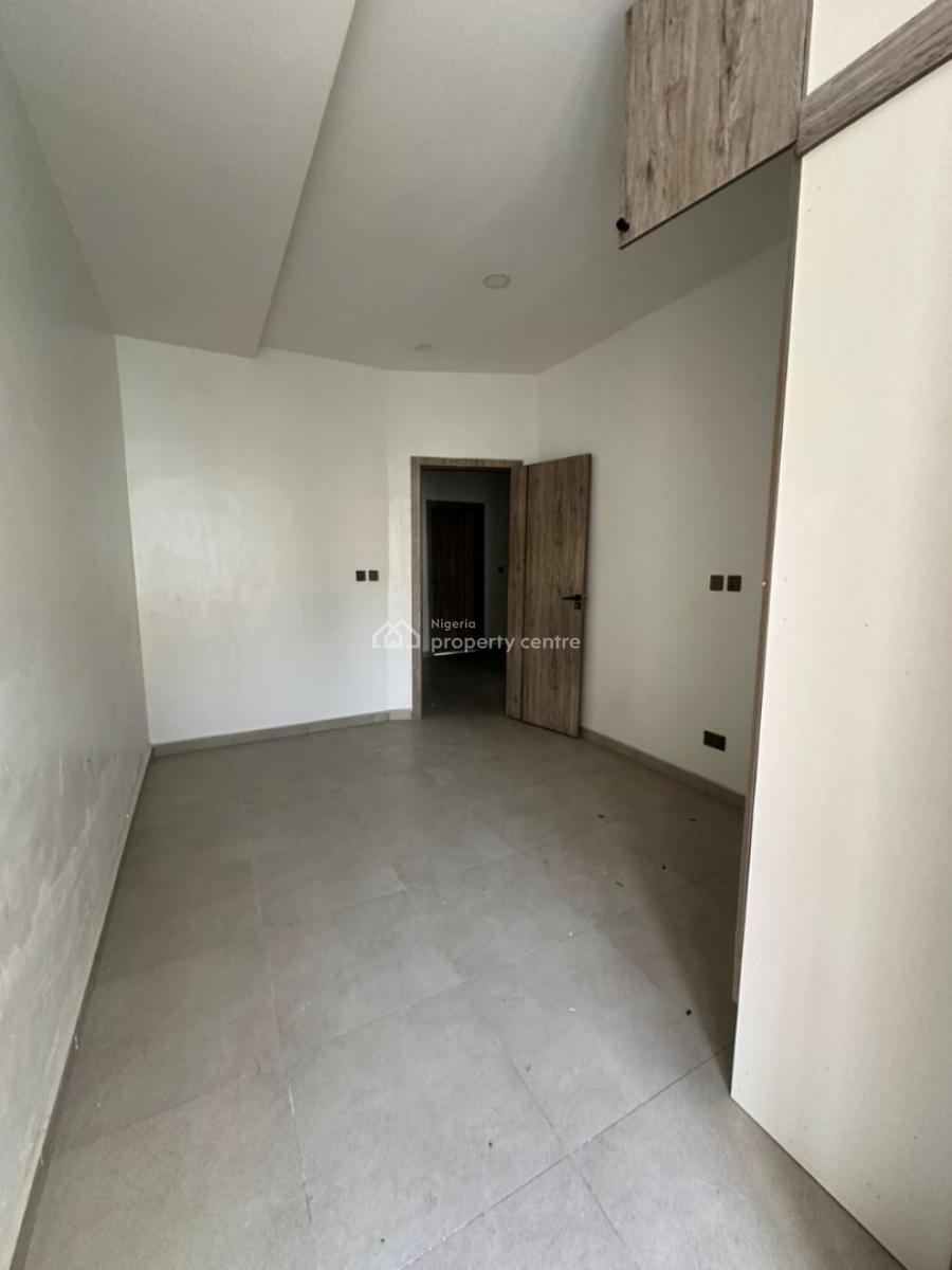 Room, Upstairs in Secured Estate, Orchid Road, Lekki Expressway, Lekki, Lagos, Self Contain (single Rooms) for Rent