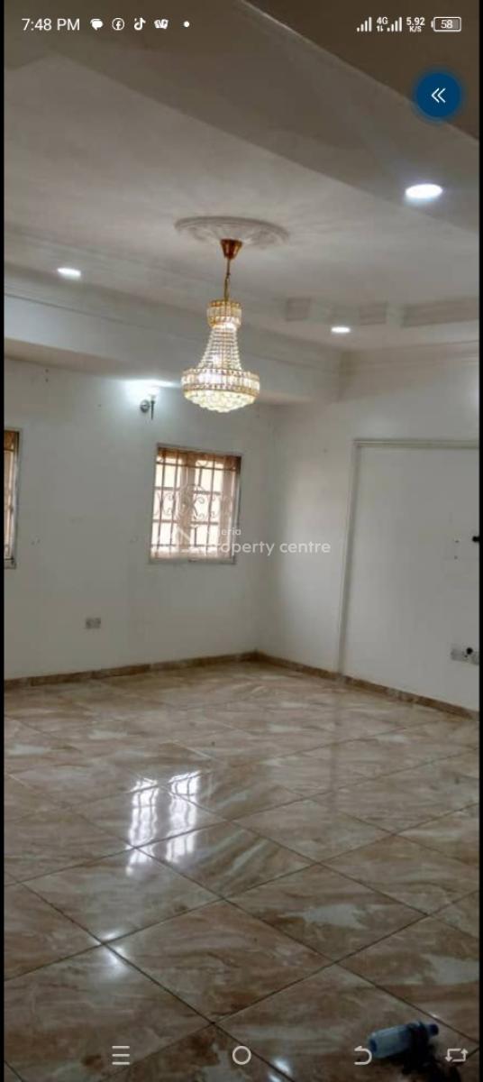2 Bedrooms Flat Serviced with Generator, Gwarinpa, Abuja, Flat / Apartment for Rent