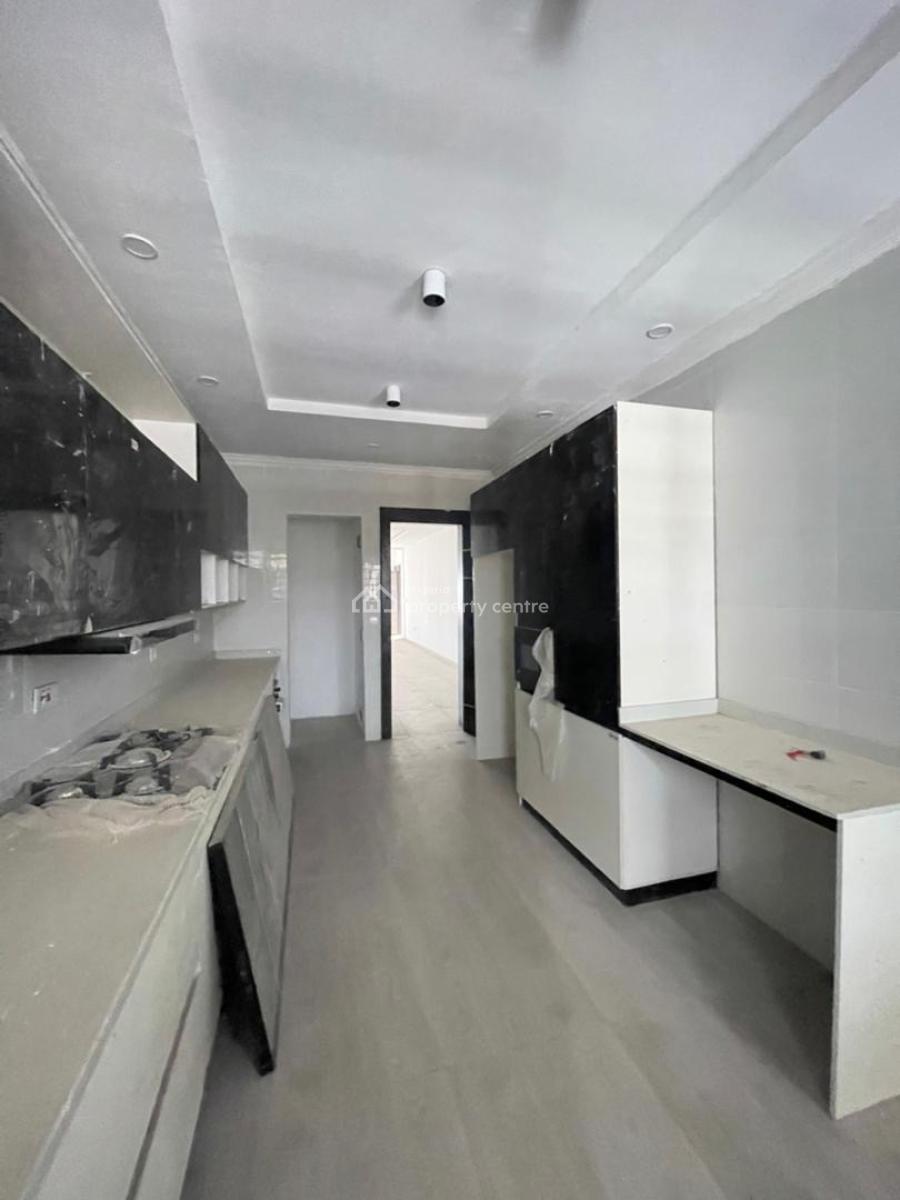 4bedroom Apartment Available with Bq, Freedom Way, Lekki Phase 1, Lekki, Lagos, Block of Flats for Sale