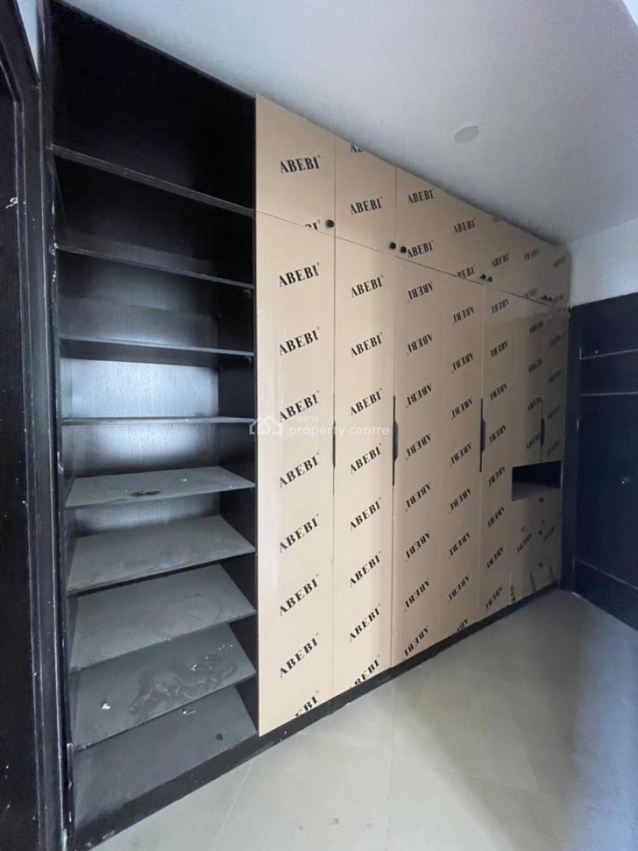 4bedroom Apartment Available with Bq, Freedom Way, Lekki Phase 1, Lekki, Lagos, Block of Flats for Sale