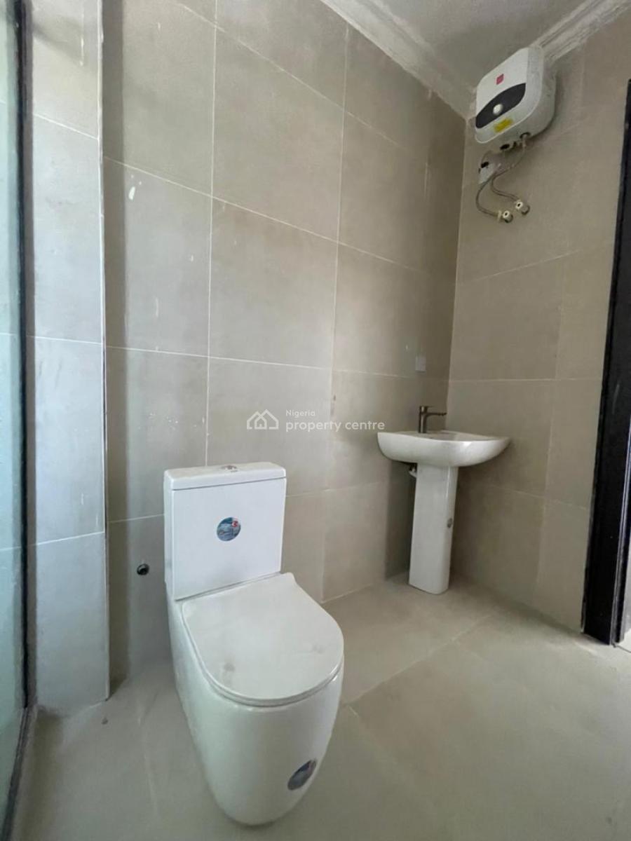 4bedroom Apartment Available with Bq, Freedom Way, Lekki Phase 1, Lekki, Lagos, Block of Flats for Sale