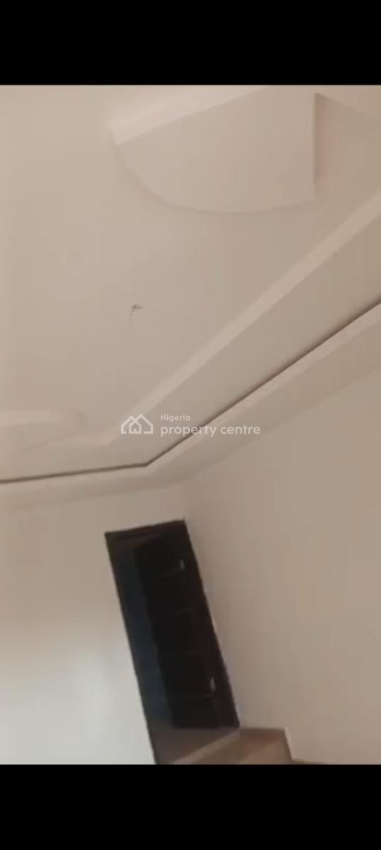 2 Bedroom Flat, Eleshin Area, Ikorodu, Lagos, Flat / Apartment for Rent
