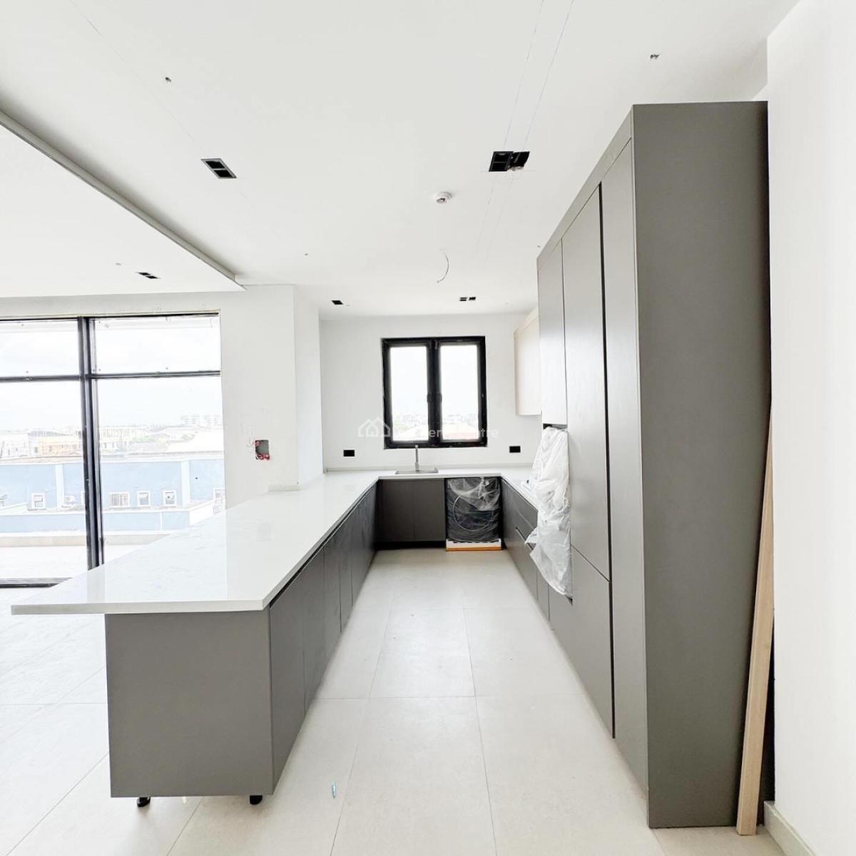 Serviced 3 Bedroom Apartment with Bq, Lekki Phase 1, Lekki Phase 1, Lekki, Lagos, Block of Flats for Sale