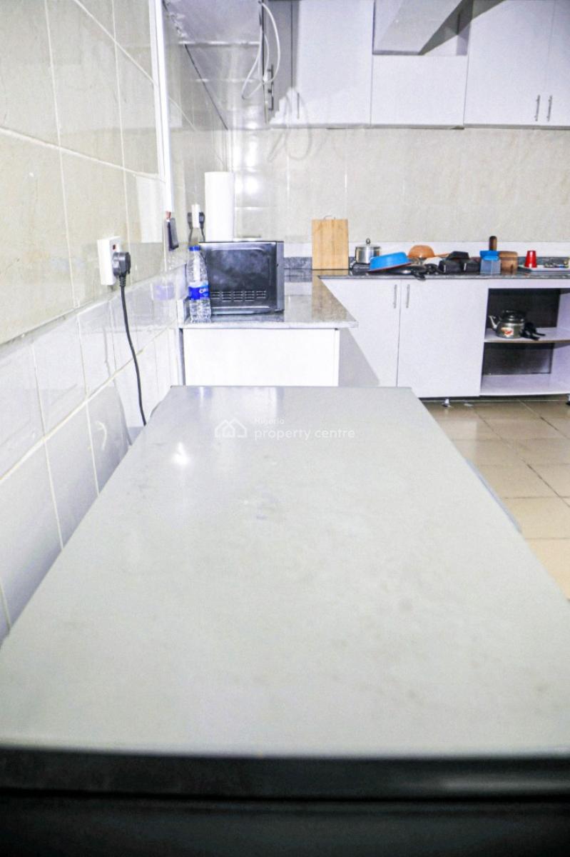 4 Bedroom Shared Apartment, Wuye, Abuja, Flat / Apartment Short Let