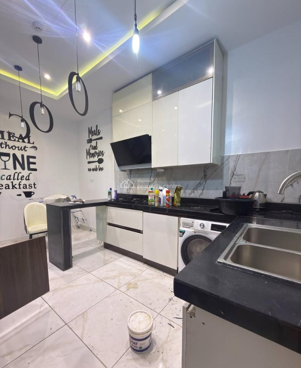 Furnished Or Unfurnished and Serviced with 24/7 Power Supply Flat with, Lekki Phase 1, Lekki, Lagos, Flat / Apartment for Rent