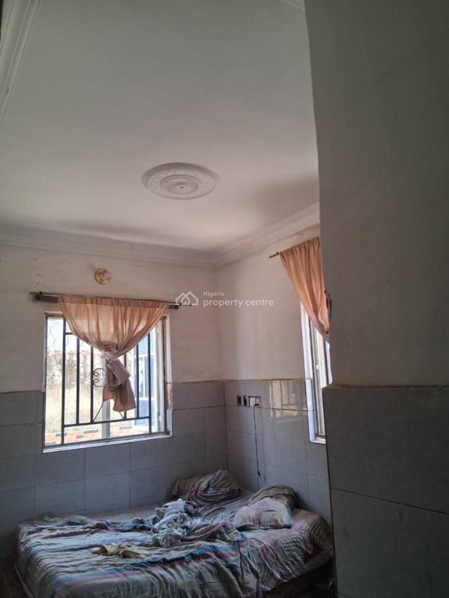 Distress Offer of 3 Bedrooms + Bq Semi-detached Bungalow in Dakwo, Dakwo, Abuja, Semi-detached Bungalow for Sale