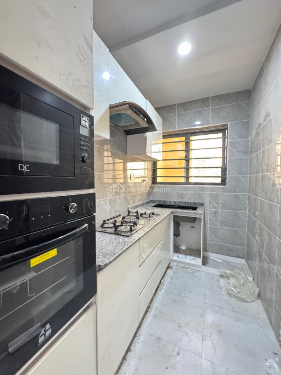 Luxurious 2 Bedroom Apartment in a Very Good Location, Masha Kilo, Surulere, Lagos, House for Sale