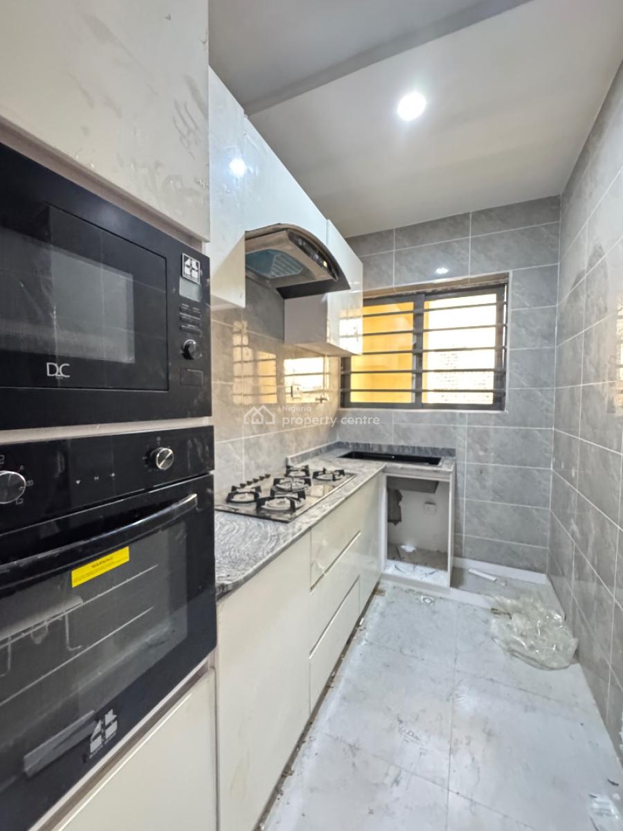 Luxurious 2 Bedroom Apartment in a Very Good Location, Masha Kilo, Surulere, Lagos, House for Sale