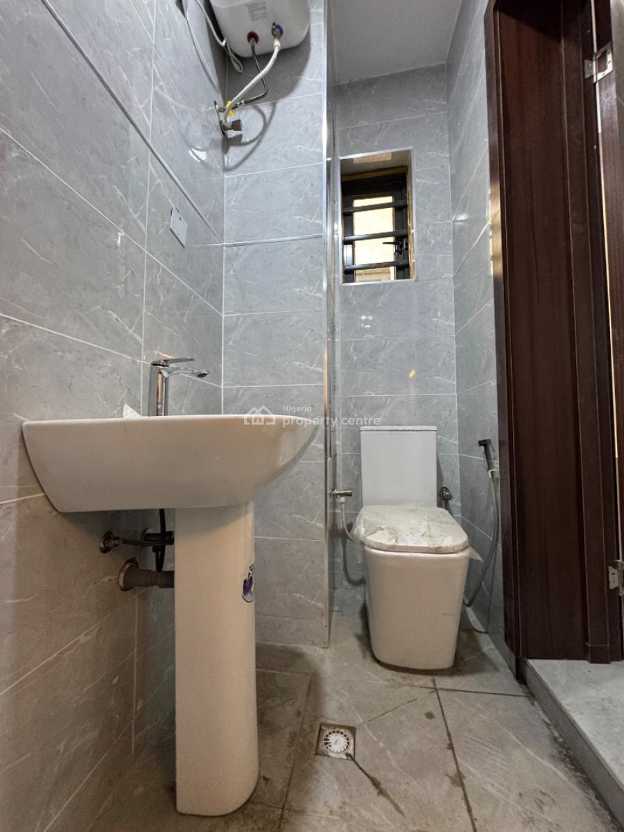 Luxurious 2 Bedroom Apartment in a Very Good Location, Masha Kilo, Surulere, Lagos, House for Sale