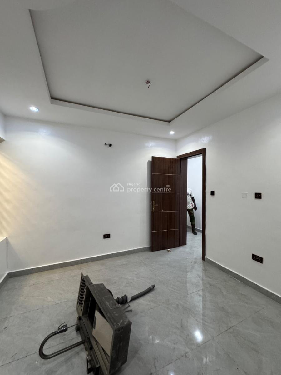Luxurious 2 Bedroom Apartment in a Very Good Location, Masha Kilo, Surulere, Lagos, House for Sale