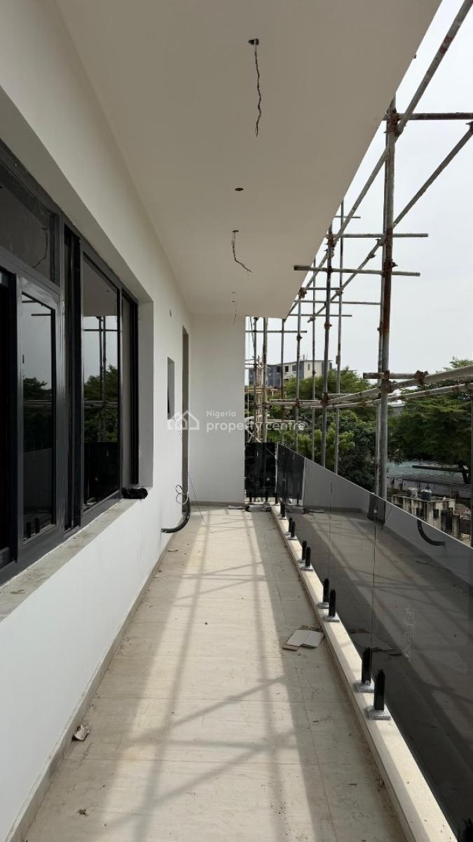 Well Constructed 2 Bedrooms Apartments with a Bq, Lekki Phase 1, Lekki, Lagos, Flat / Apartment for Sale