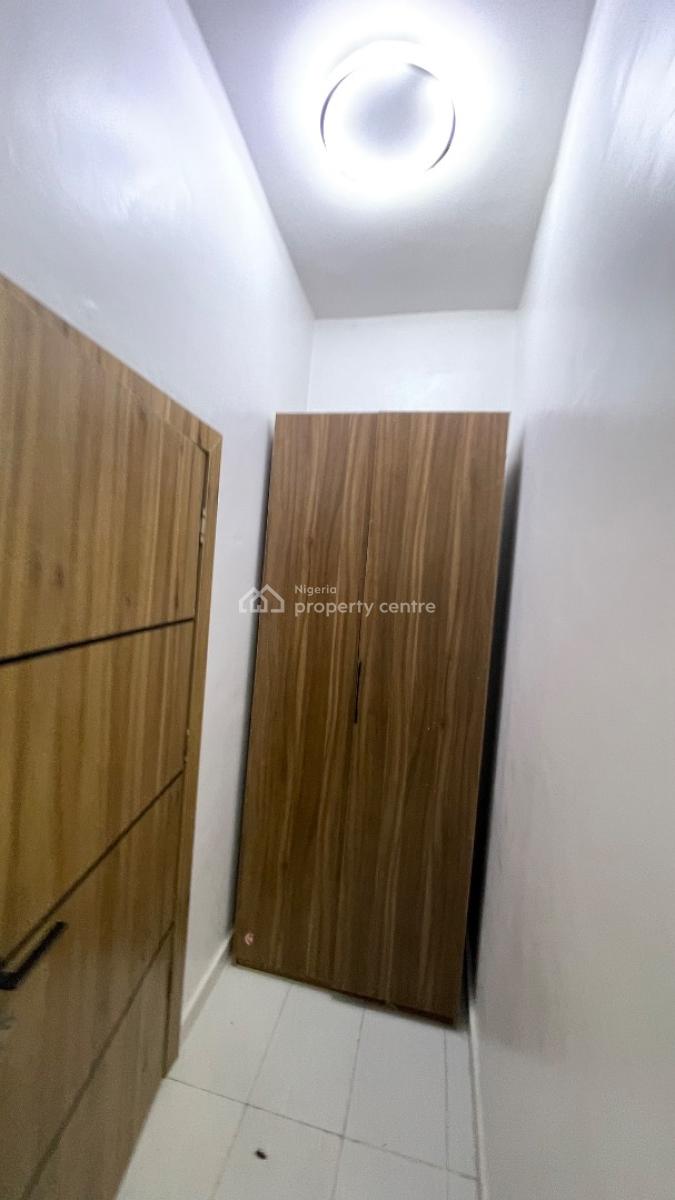 Fully Furnished & Fully Serviced 2-bedroom Apartment, Lekki (right, Lekki Phase 1, Lekki, Lagos, Flat / Apartment for Rent