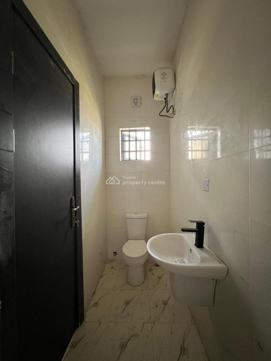 Spacious 2 Bedroom Apartment with Swimming Pool, Scheme 2, Ajah, Lagos, Flat / Apartment for Rent